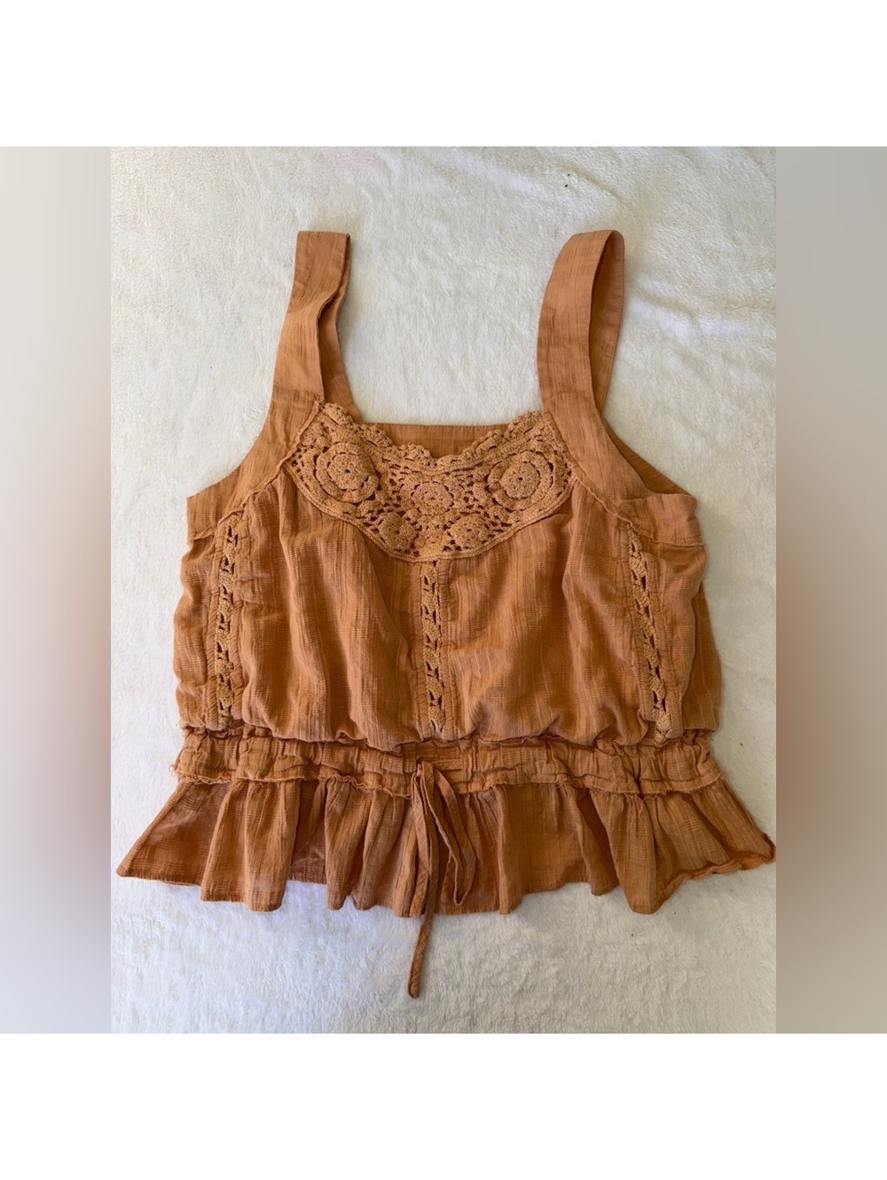Miss Me Women’s Crochet-Trim Sleeveless Peplum Top Lacy tank